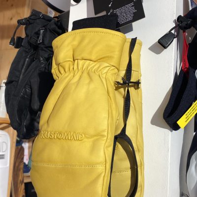 Warme wintersporthandschoenen van Kustomaid met uniek logo